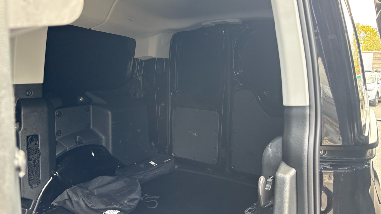 Ford Transit Connect 250 L2 Petrol 1.5 EcoBoost PHEV 150 Active FlexCab Van Auto